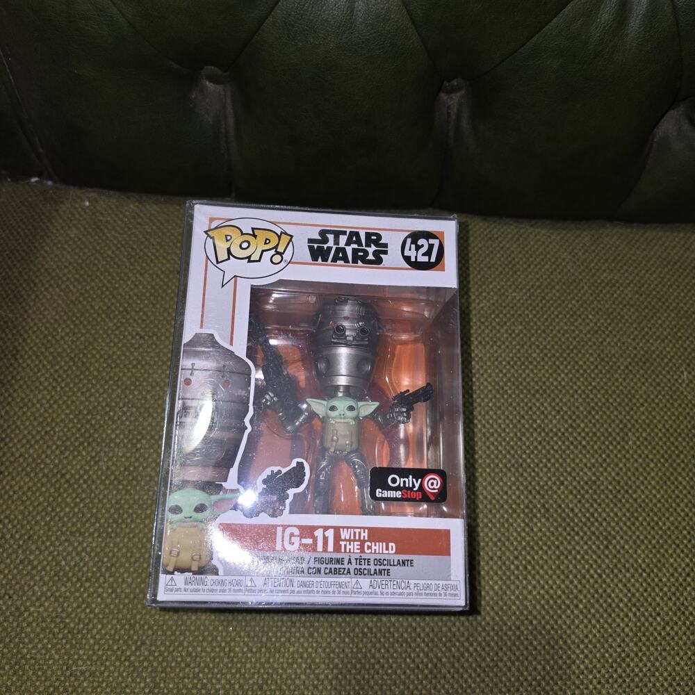 Funko Pop! Vinyl: Star Wars - IG-11 With the Child 427 with protective box